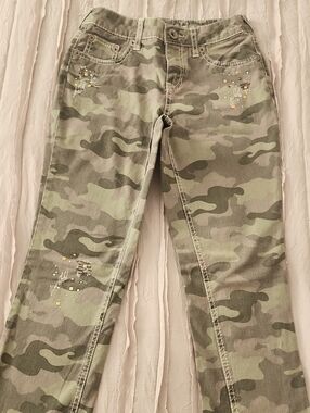 Justice Girls' Camo Jeans with Stud & Sequin Accents - Green